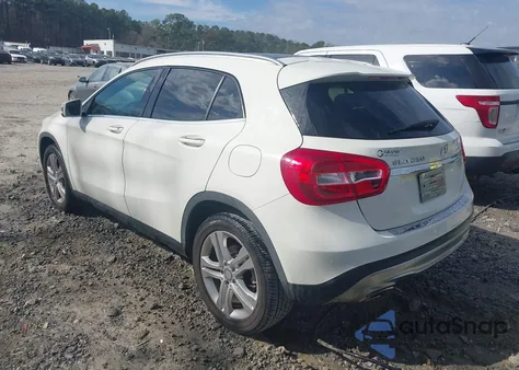 2016 Mercedes-Benz Gla 250 z USA, uszkodzony, nr VIN WDCTG4EB0GJ207187